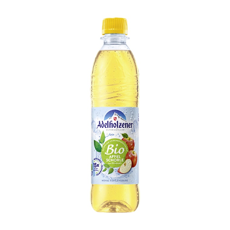 Adelholzener Bio Apfelschorle – Getränke Grossmann Frankfurt Adelholzener Bio Apfelschorle, 12 x 0,5 l, Produktabbildung für Getränke-Lieferservice an Büros, Kanzleien, Meetings, Messen und Flughafenstandorte in Frankfurt.